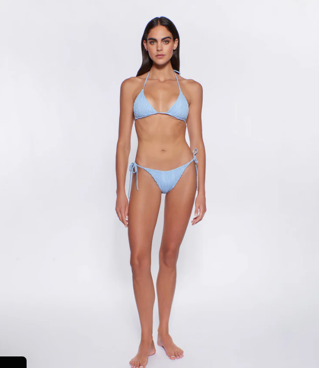 Ari | Skimpy Bottom
