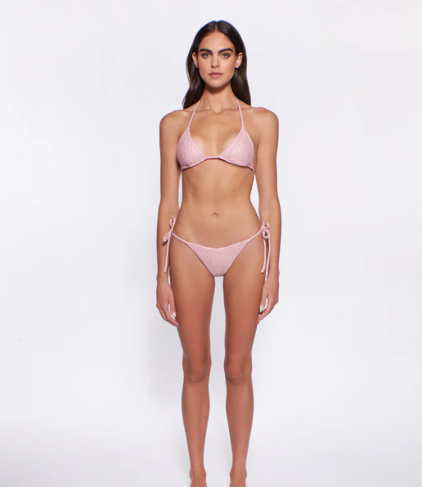 Ari | Skimpy Bottom