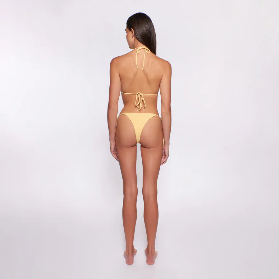 Ari | Skimpy Bottom